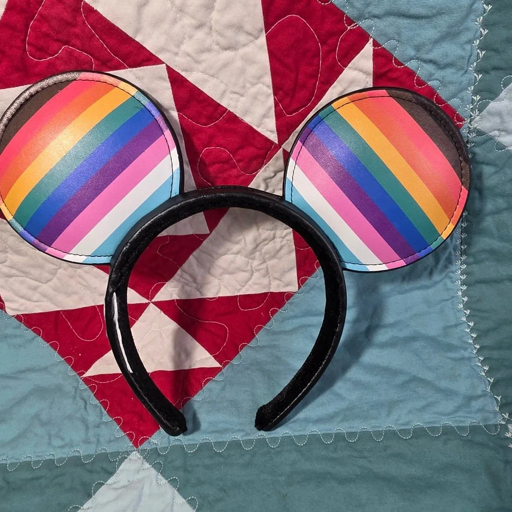 Disney pride rainbow
